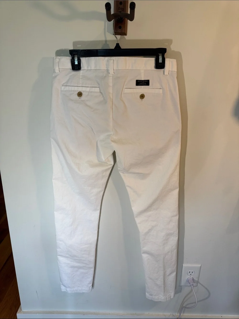 Banana Republic Men's Cream Chino Pants